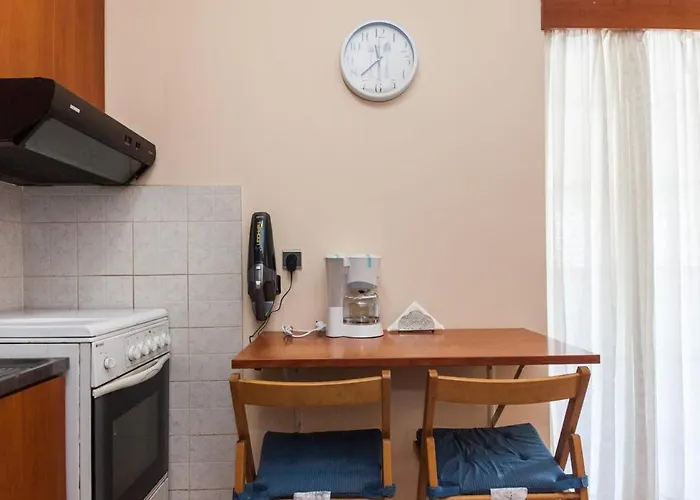 Cute One Bedroom Apartment In Pireas