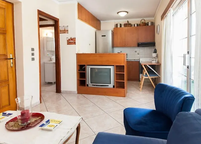 Cute One Bedroom Apartment In Pireas