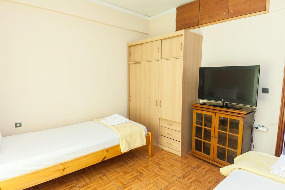 Cute One Bedroom In Pireas Apartment *
