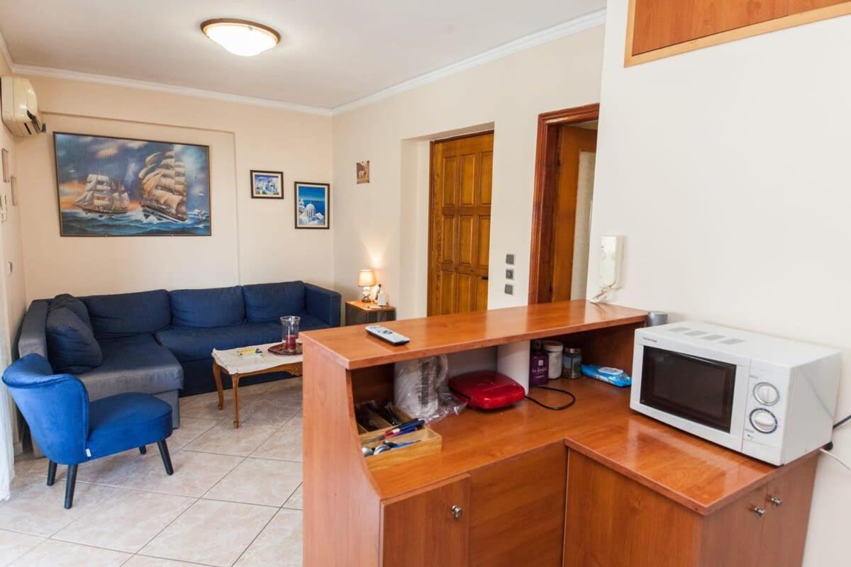Cute One Bedroom In Pireas *